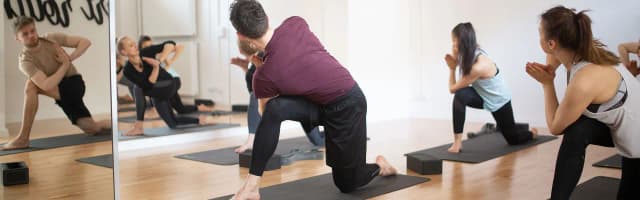 Joga czy pilates na kręgosłup: Które z tych ćwiczeń przyniesie ulgę? Joga czy pilates na kręgosłup: Które z tych ćwiczeń przyniesie ulgę?